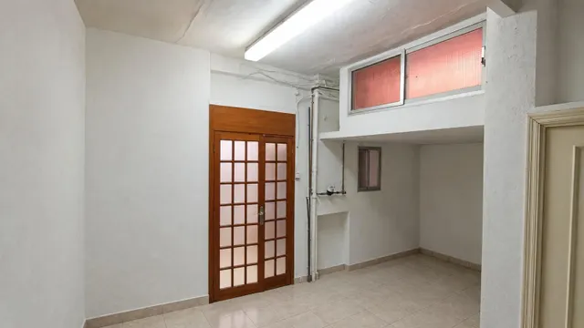 Local comercial de 482 m2 en alquiler junto al mercado de ruzafa – ideal para supermercado — 28