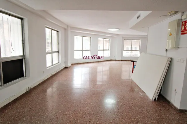 Oficina Espaciosa y Luminosa en Primera Planta en Ubicación  - foto 5