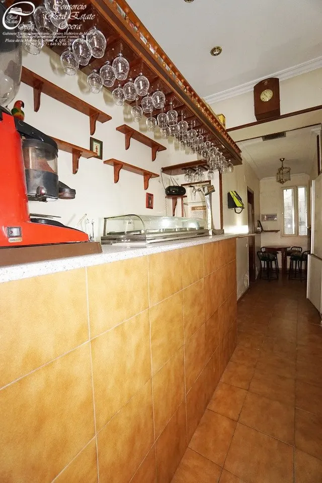 BAR CAFETERIA FRENTE A METRO Y RENFE PIRAMIDES — 42