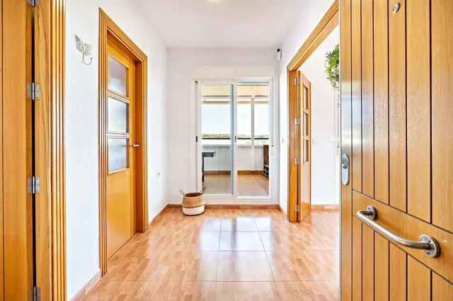 ESPECTACULAR ÁTICO DE 3 habitaciones EN 2ª LÍNEA DE PLAYA EN - foto 2
