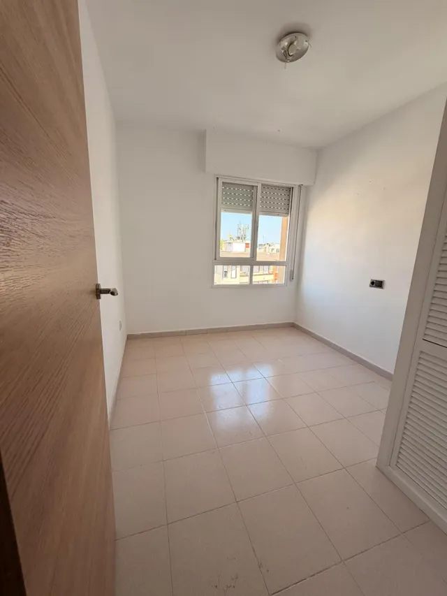 Piso en alquiler con 3 dormitorios, garaje y ascensor — 21