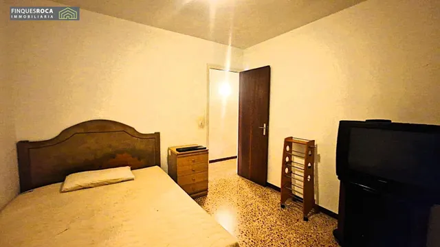 PISO GRANDE MUY CENTRICO PARA REFORMAR — 8