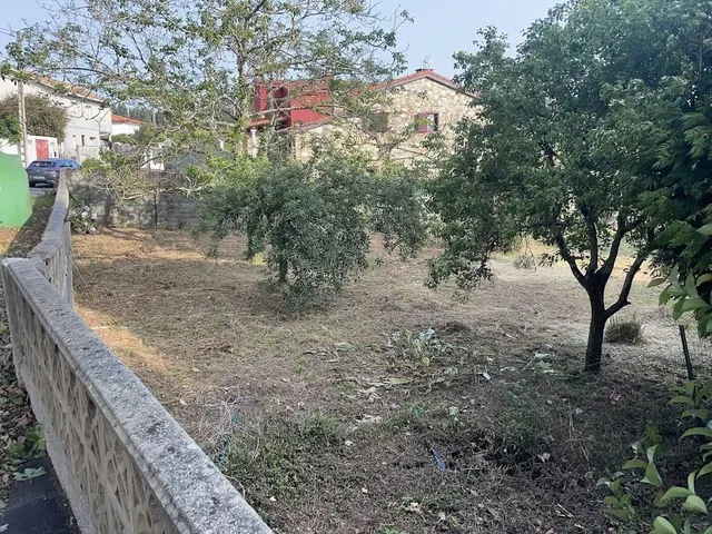 FINCA URBANA EN CAMBRE (DOS PARCELAS) — 11