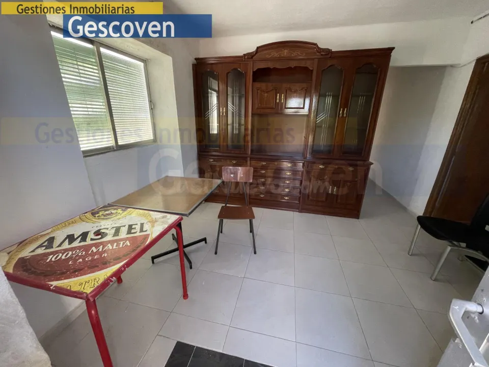 VIVIENDA CON NEGOCIO BAR RESTAURANTE, PATIO Y PARKING