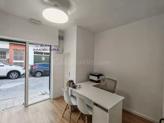 Local Comercial Reformado en el Puerto de la Torre, Málaga - foto 5