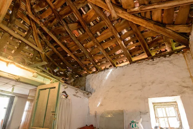 Casa  asturiana de piedra a rehabilitar con finca de 32.000 m2  en Llaneces (Mieres) — 15