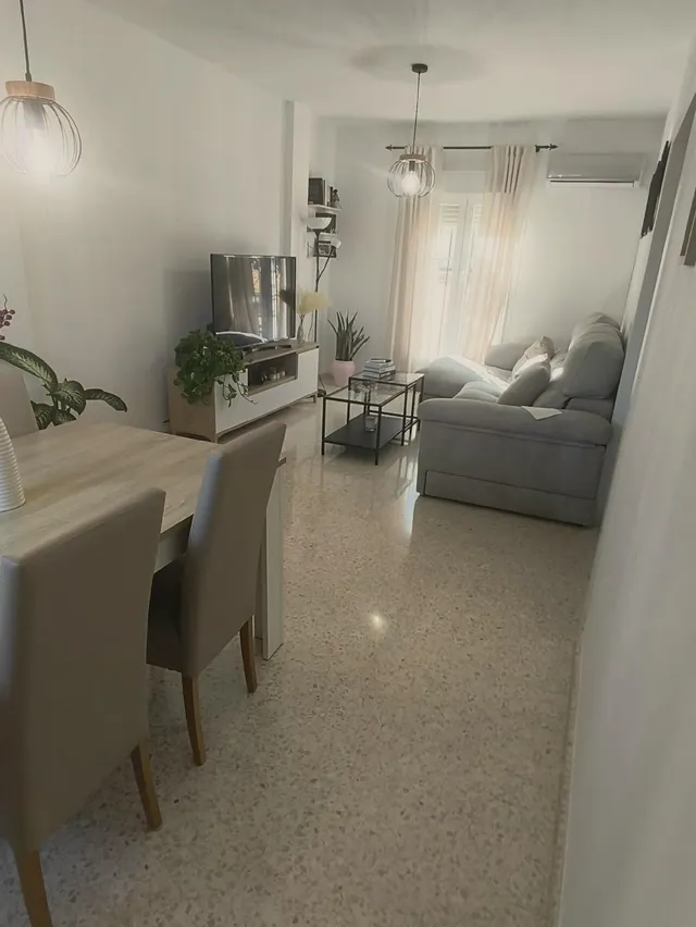 Casa pareada con piscina privada en zona tranquila — 10