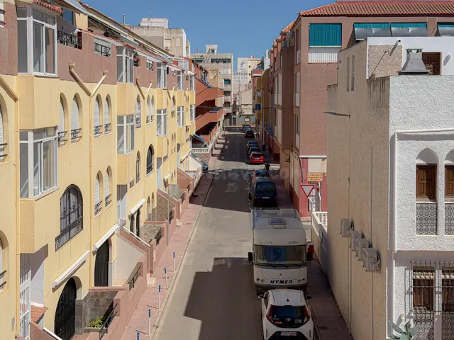 Espléndido apartamento reformado, tipo Loft con 1 dormitorio y terrazas con impresionantes vistas a la laguna rosa (450 m de playa) — 3