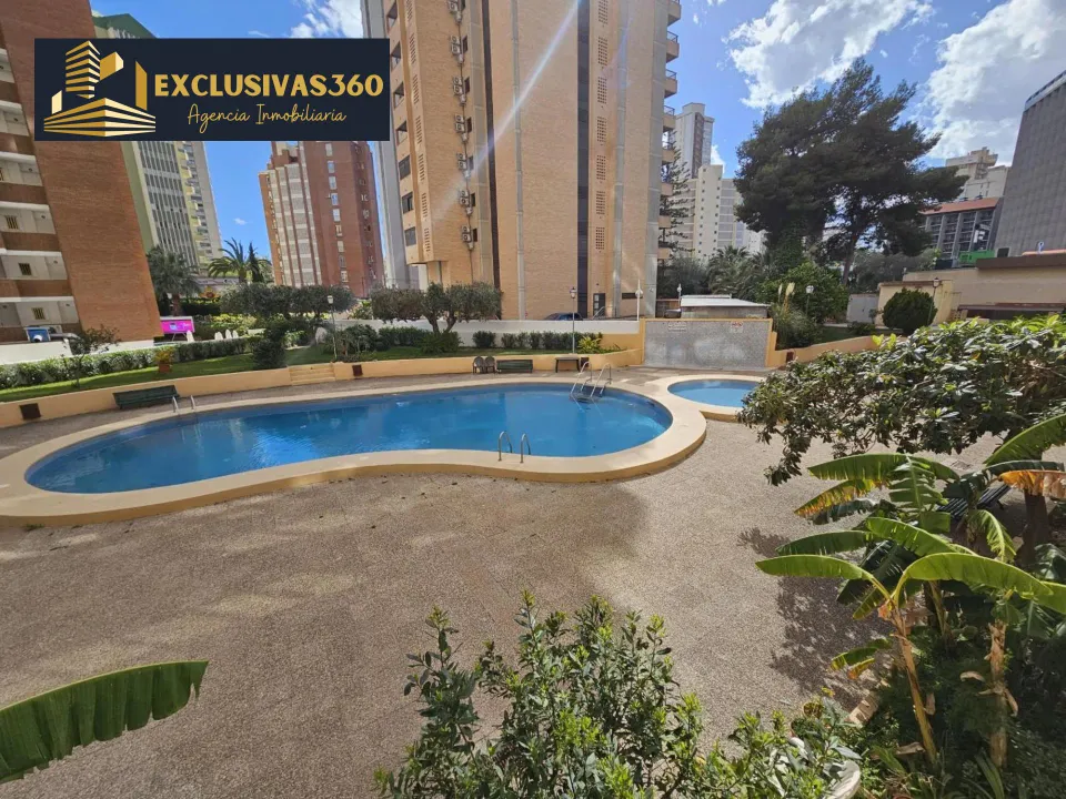 Apartamento muy cerca de la Playa y con parking comunitario. Inmobiliaria Exclusivas360 Benidorm.