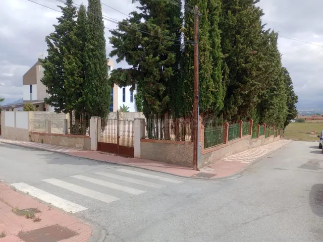 NO TRIBUTA IVA. Parcela urbana en esquina en Urbanización el - foto 2