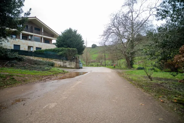 CASA CON TERRENO EN OREÑA - foto 2