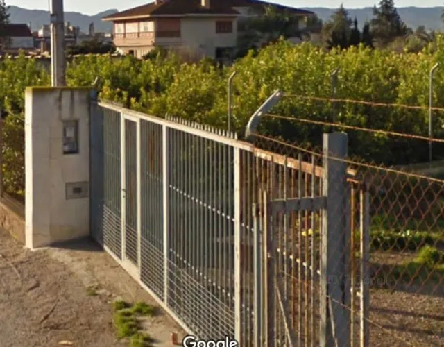 PARCELA CON CUARTO  JUNTO JOVEN FUTURA — 2