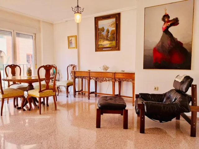 Piso de gran tamaño y excelentes calidades en pleno centro de Almoradí. — 2