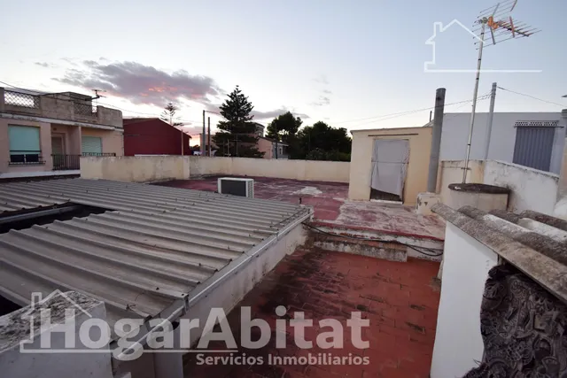 ¡UBICACIÓN IDEAL! CASA ESQUINERA Y ACOGEDORA CON TERRAZA — 13