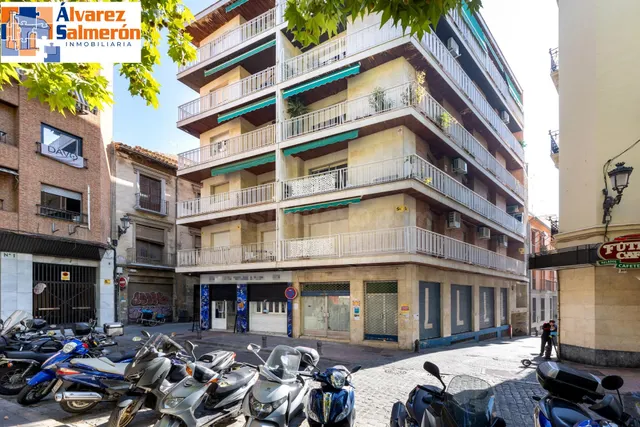 ✨ EXCLUSIVA VIVIENDA REFORMADA EN PLAZA MARIANA PINEDA — 3