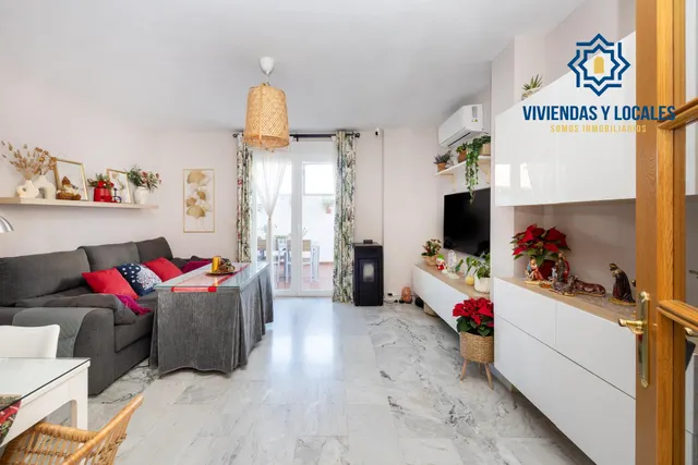 MARAVILLOSA CASA  A POCOS MINUTOS DEL CENTRO DE LA ZUBIA — 8