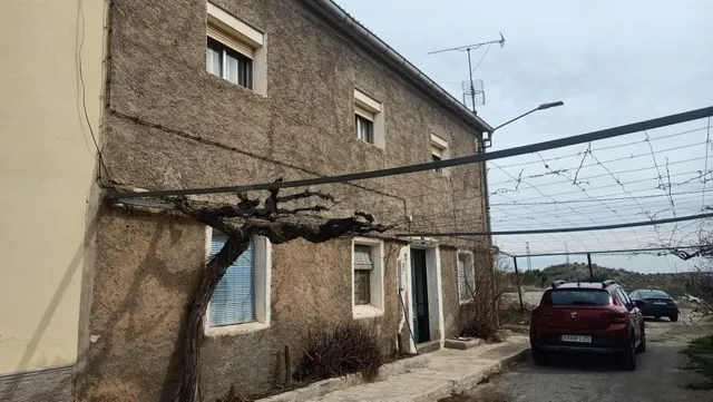 VENTA EN SERÓN ( ALMERÍA ) DE CASA DE CAMPO DE CINCO habitac
