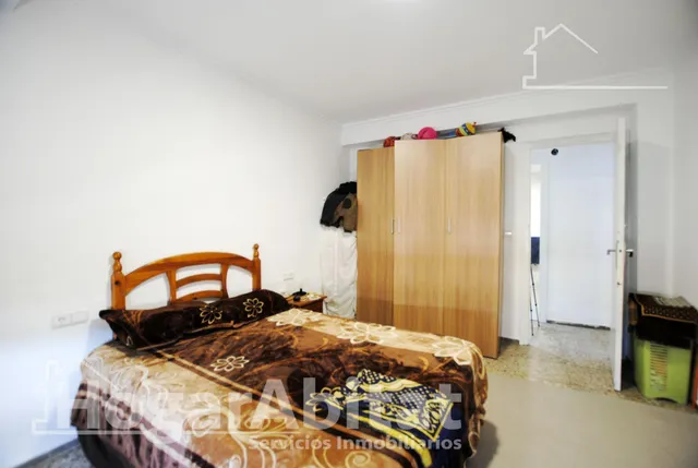 ¡gran oportunidad! muy amplio de 4 dormitorios, con balcón junto av beniopa — 7