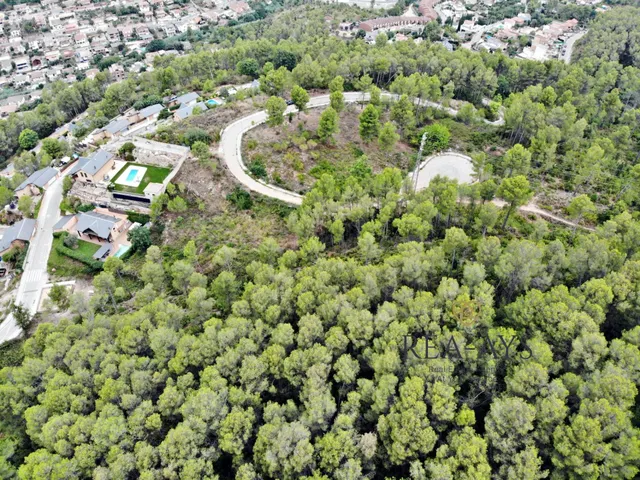 TERRENO URBANO EN VALLIRANA - foto 3