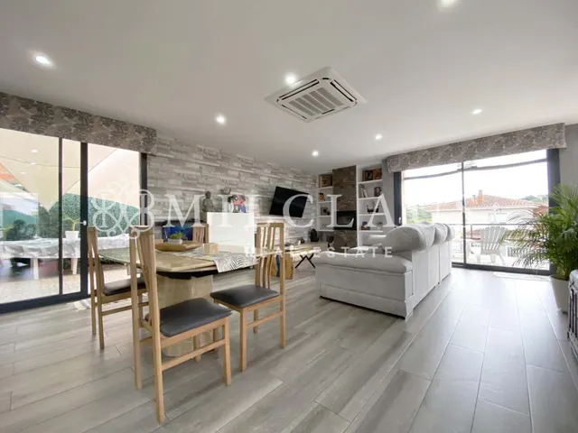Casa o chalet independiente en venta en Calle d'Enric Morera — 35