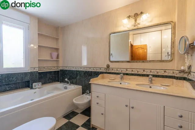 ESPECTACULAR CASA CON PISCINA EN LAS GABIAS — 31