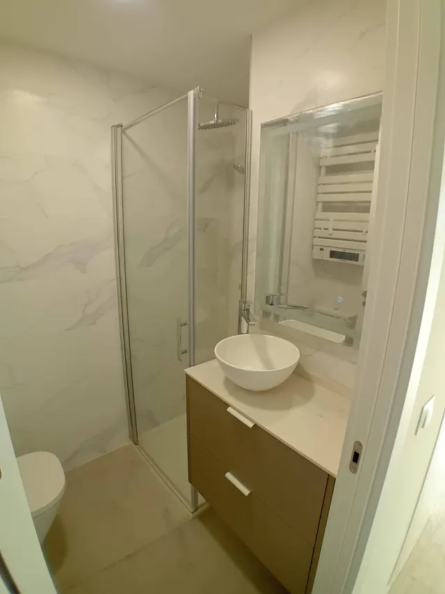 Piso reformado de dos dormitorios en Valdeacederas — 10