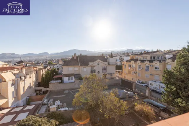 Casa adosada con terraza, vistas a Granada y Sierra Nevada, garaje y sótano — 34