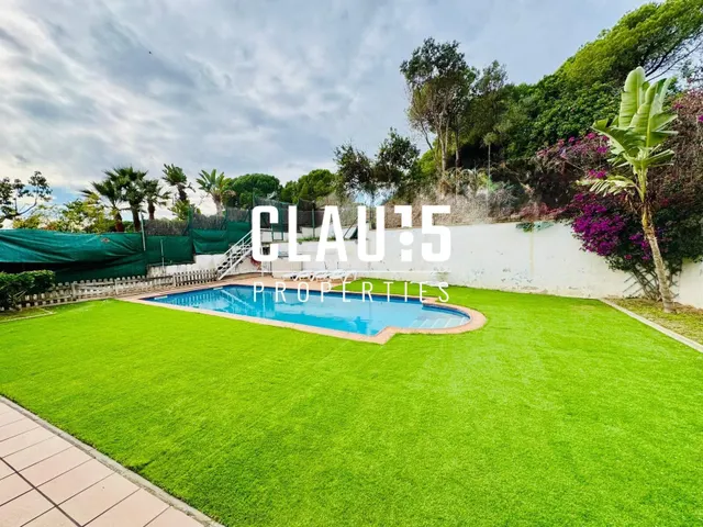 Casa en venta exclusiva en pleno centro de Canet de Mar con  - foto 2