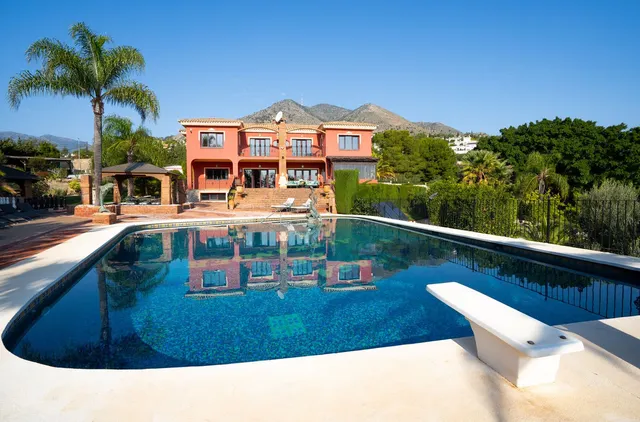 Chalet 7 habitaciones 735m² en venta - Centro — 38
