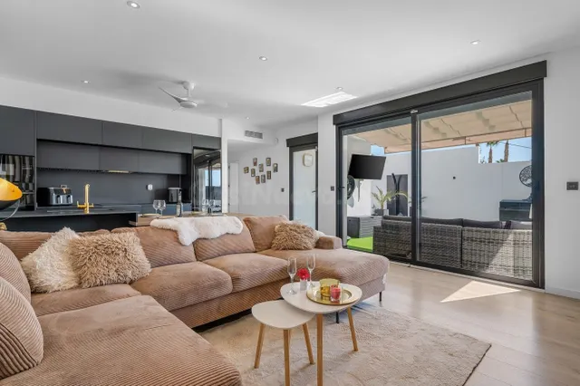 VILLA DE 4 DORMITORIOS Y 2 BAÑOS EN FORTUNA (MURCIA) — 17
