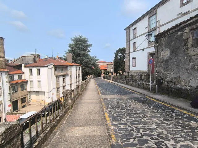 CASA DE PIEDRA EN ZONA MONUMENTAL — 4