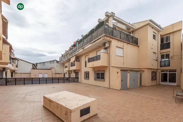 PISO EN URBANIZACIÓN CON PISCINA EN LAS GABIAS — 24