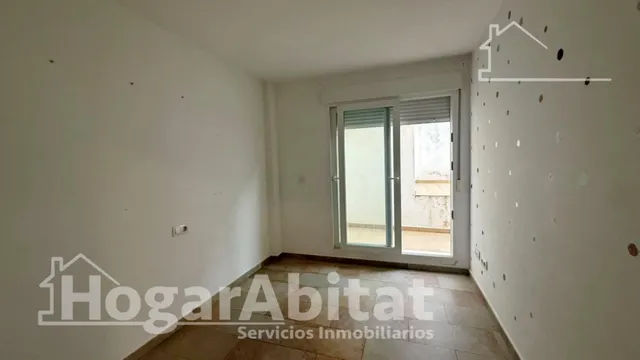 AMPLIO ADOSADO CON DOS TERRAZAS EN ZONA DEMANDADA — 21