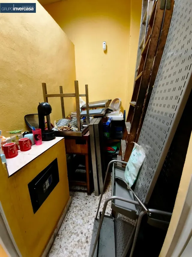 Gran local comercial de 261 m2 situado en zona céntrica de Vilamarxant (Valencia). — 19