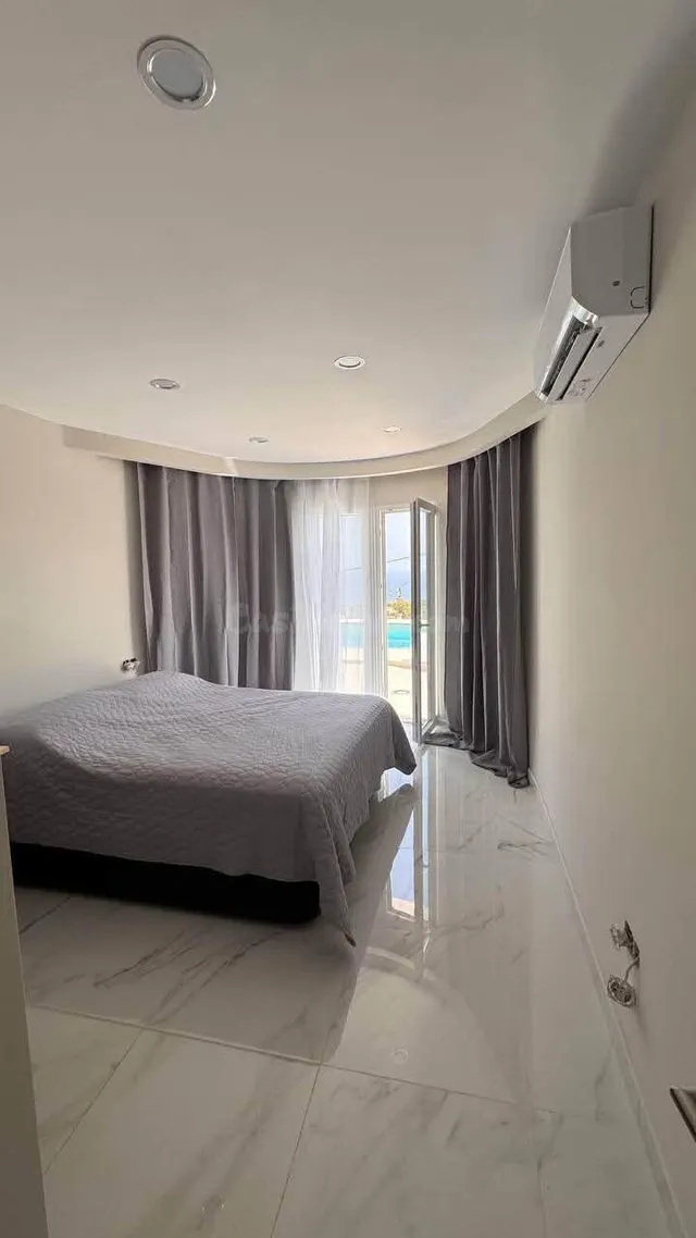 Casa 3 habitaciones 236m² en venta - Zona de Mascarat — 28