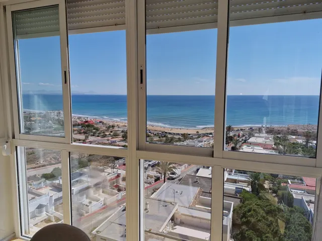Alquiler en temporada baja. Playa de La Mata — 2