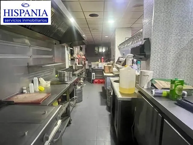 Se vende local en pleno Paseo Marítimo con licencia. — 6