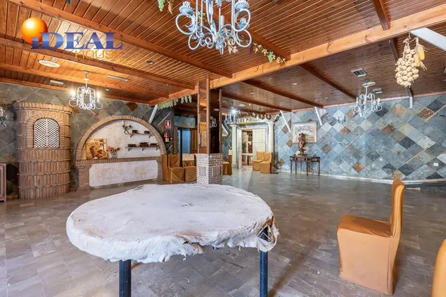 EN VENTA HOTEL Y RESTAURANTE LOS PINILLOS — 13