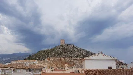 DOS SOLARES INDEPENDIENTES EN EL CASCO ANTIGUO DE GUALCHOS — 41