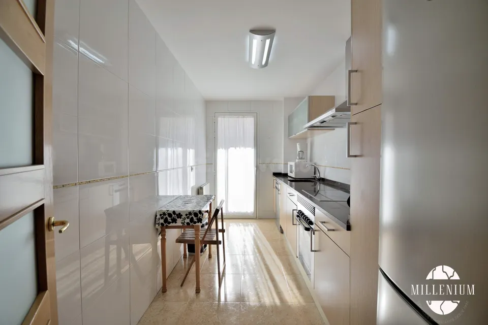 Piso en alquiler en El Puerto (Coslada) · 3 hab. · Urbanización con piscina, garaje y trastero