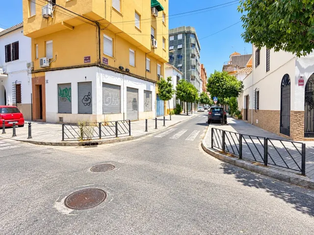 LOCAL COMERCIAL EN ESQUINA EN CIUDAD JARDÍN, CÓRDOBA – 198 m2 – 149.900 € — 10
