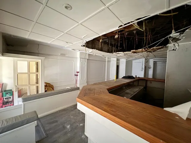 Local Comercial en Calle Enrique Villegas Vélez — 11