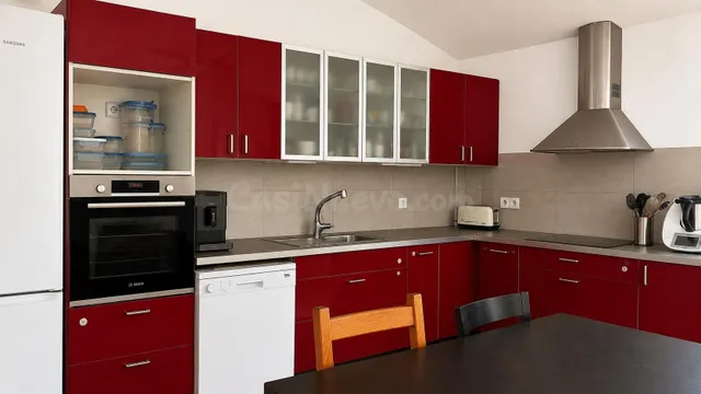 Casa con dos viviendas independientes y garaje en Llançà — 6