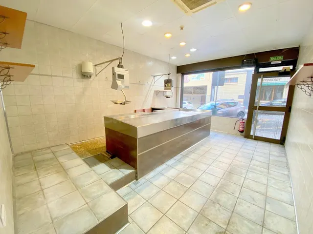Local comercial en Pamplona - foto 3