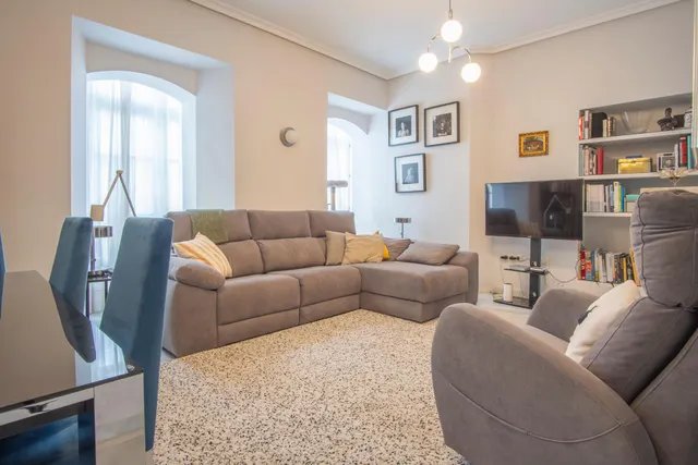 Espaciosa casa con encanto en el centro: elegancia, azotea y sótano en calle Murillo ✨ — 6