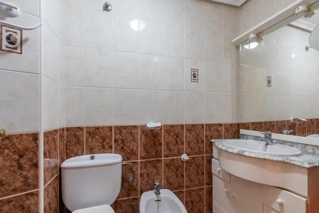 Apartamento de 2 dormitorios a tan solo 100 metros de la playa en La Mata!! — 17