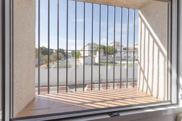 Casa en Armilla con terraza, patio y amplia cochera — 18