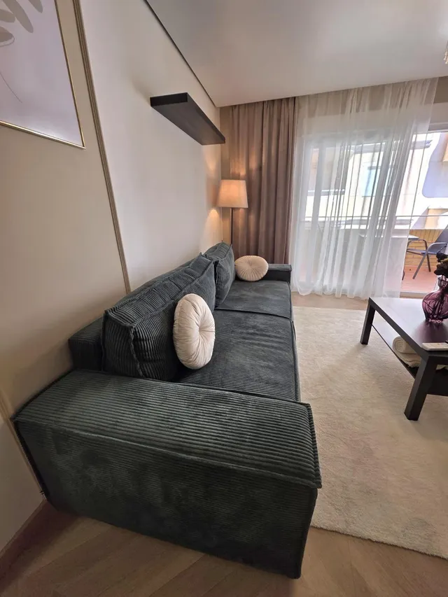 Apartamento con terraza, Alicante, Torrevieja, Playa de los Locos. 3 habitaciones, 110 m2, 200 metros al mar — 24