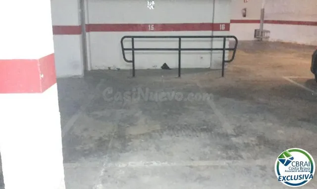 OLIVERA PALAU Plaza de parking segura para coche pequeño, mo - foto 2