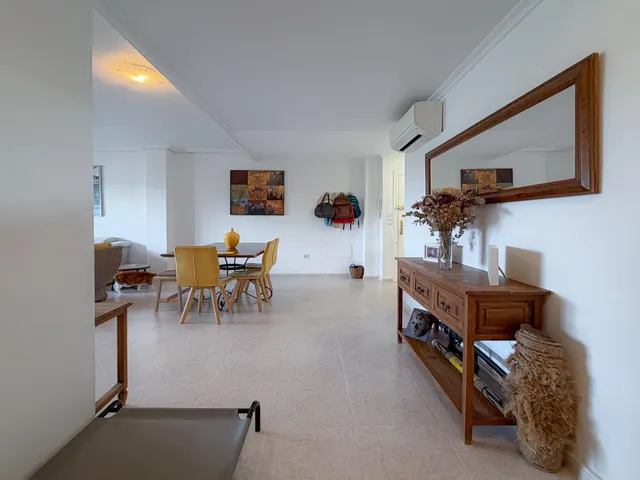 Orihuela Costa! Espectacular apartamento con amplios espacios + gran terraza con vistas despejadas y laterales al mar + Parking comunitario + Piscina comunitaria con zonas ajardinadas — 15
